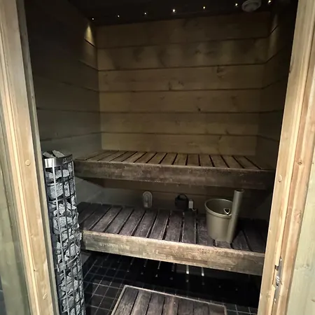 Ellivuori 5, Rauta * Karkku